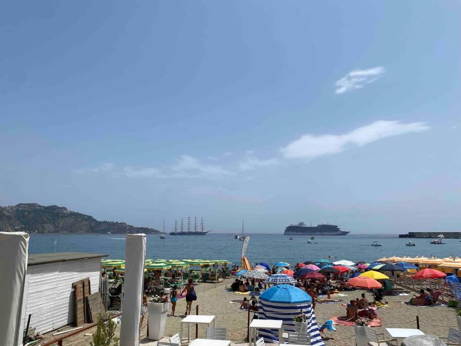 Casa Vacanza Giardini Naxos Taormina Miranaxos エクステリア 写真