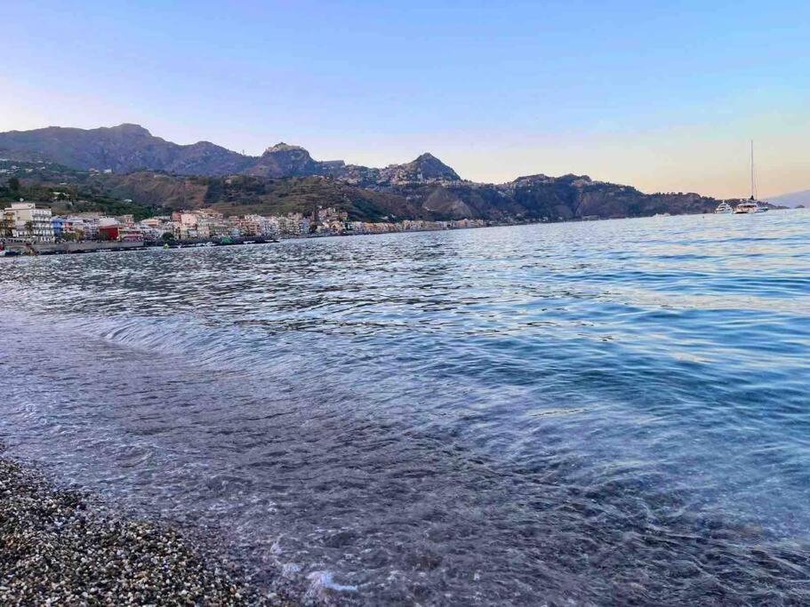 Casa Vacanza Giardini Naxos Taormina Miranaxos エクステリア 写真