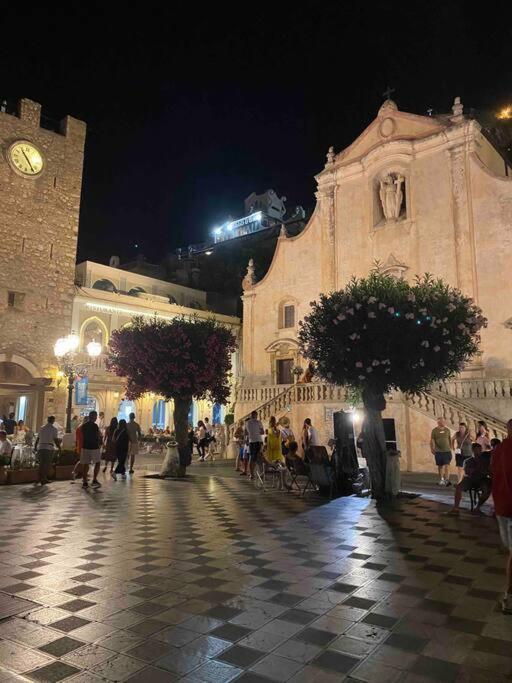 Casa Vacanza Giardini Naxos Taormina Miranaxos エクステリア 写真