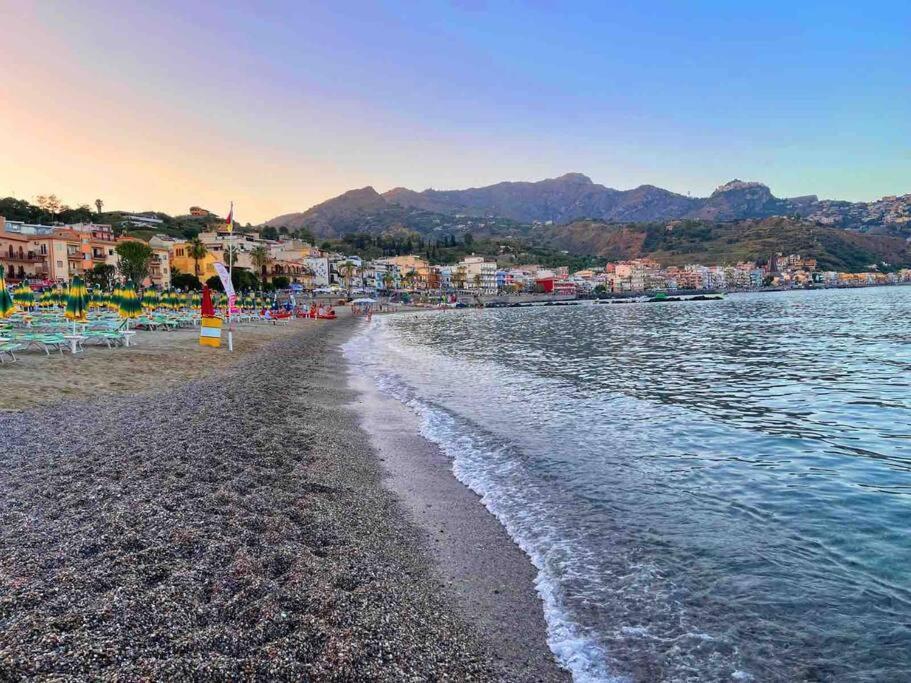 Casa Vacanza Giardini Naxos Taormina Miranaxos エクステリア 写真