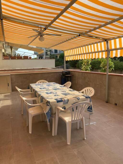 Casa Vacanza Giardini Naxos Taormina Miranaxos エクステリア 写真
